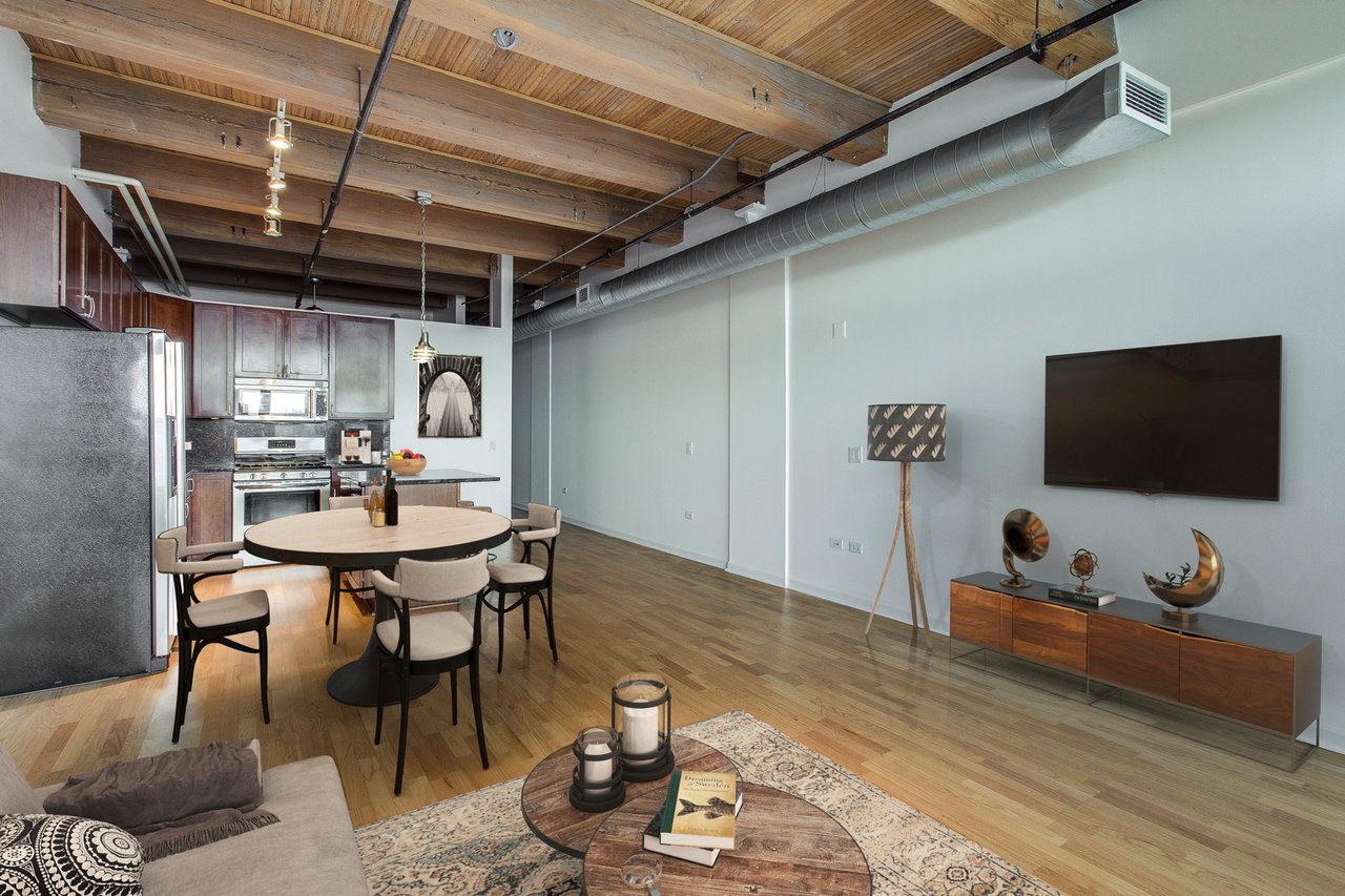South Loop Loft: 1503 S State St,  #403