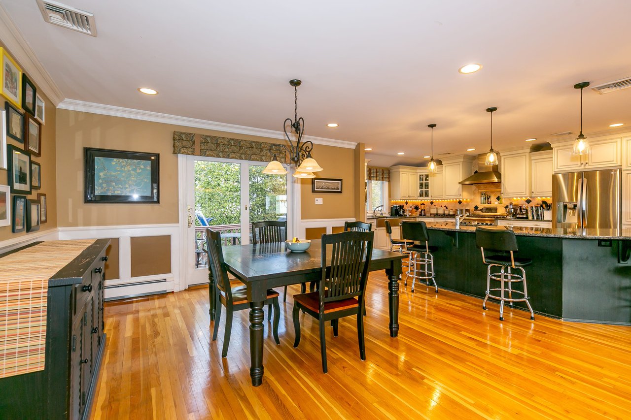 1 Gloria Dr, Woodbury