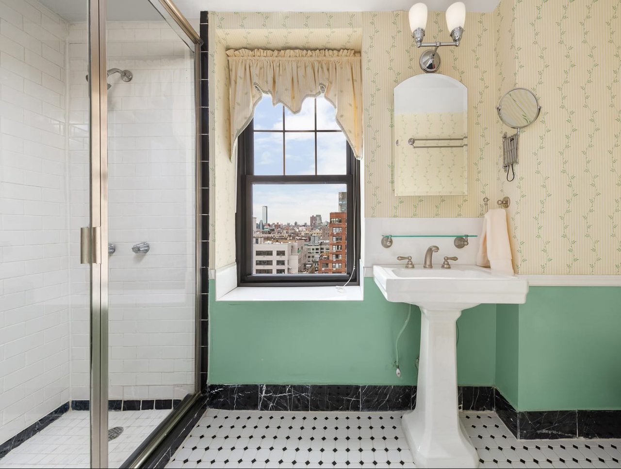 200 E 16th St, #16C