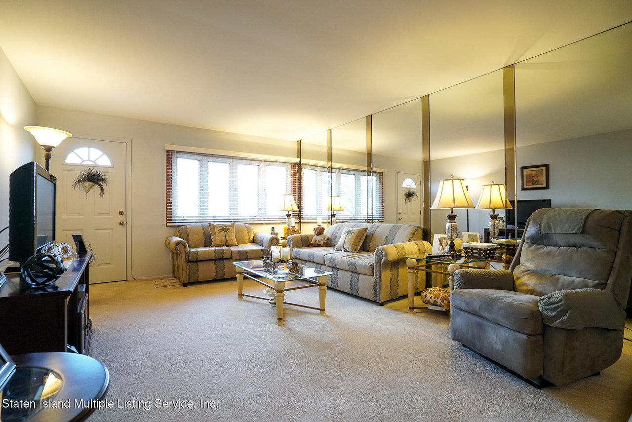92 Bay Terrace