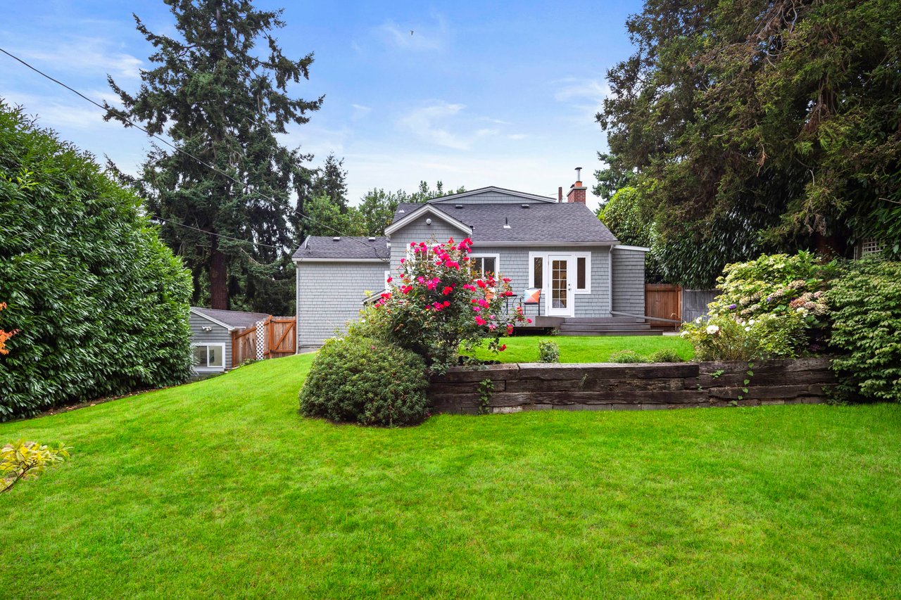 2726 50th Ave SW