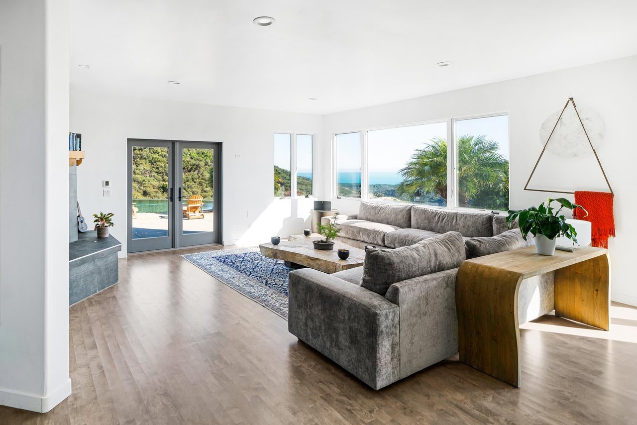 Grandeur House