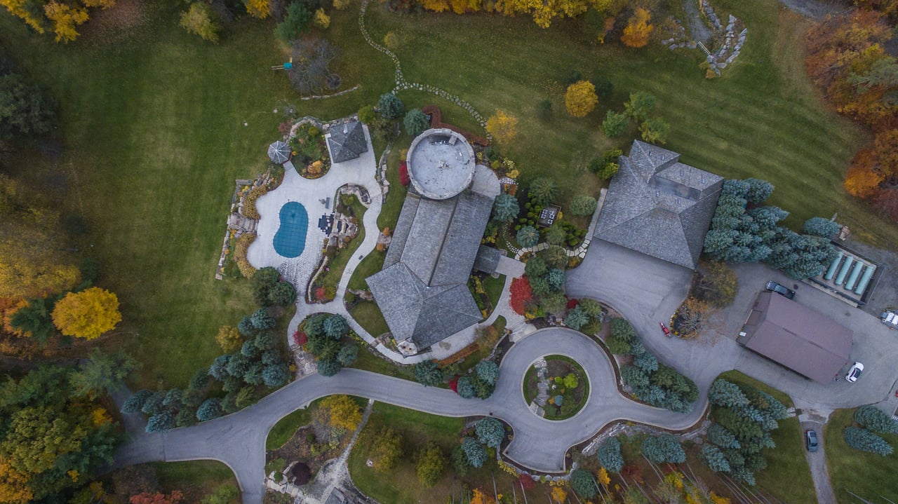 SOLD; Grand 'Dragonfly Hill' Estate