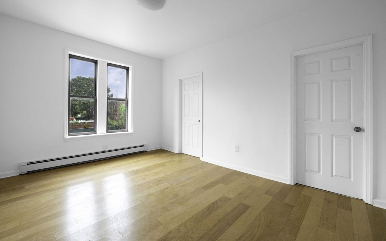 77 Legion St