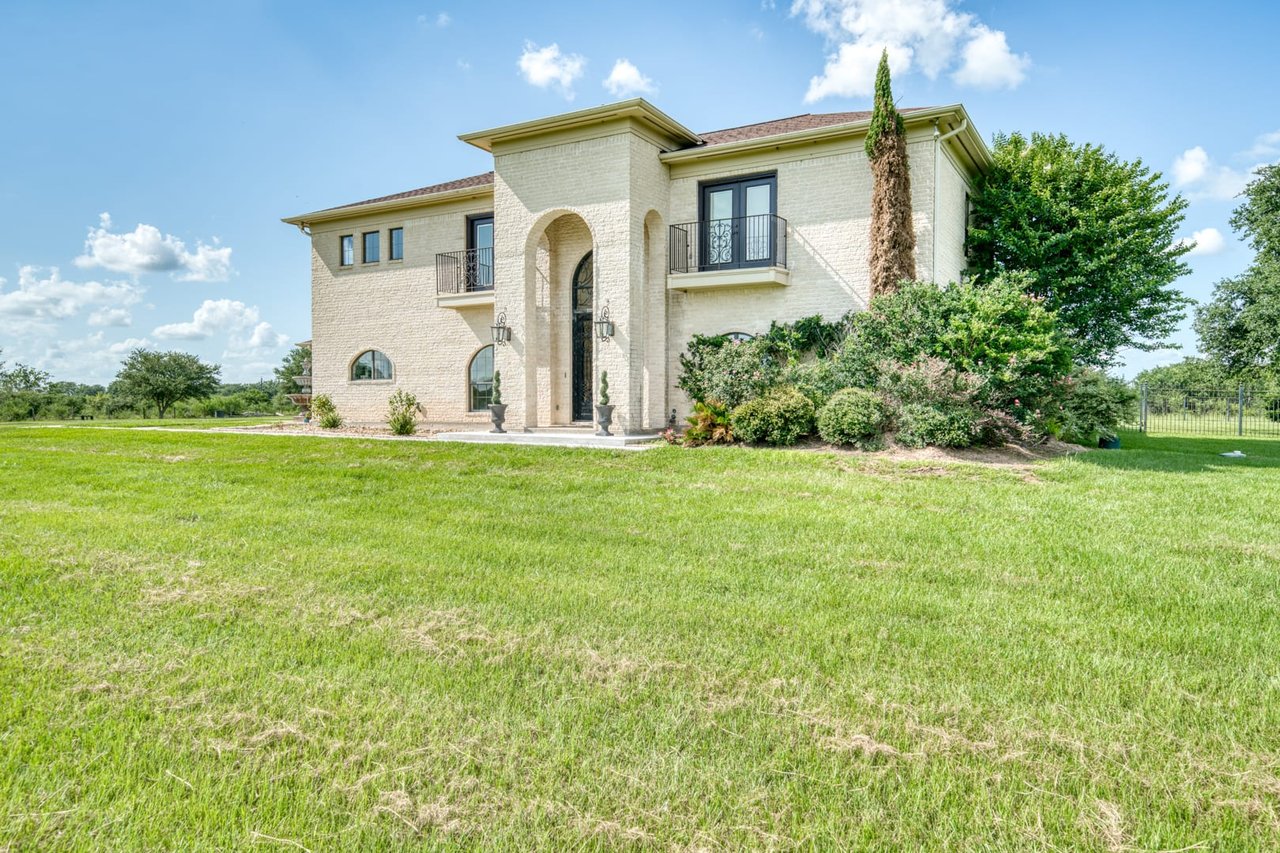 5538 FM 529 Bellville, Tx 77418