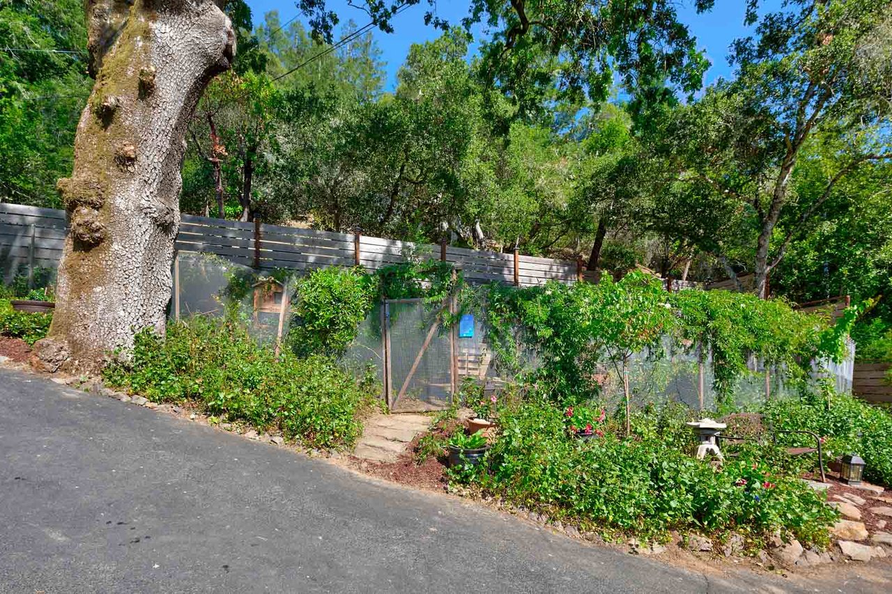 60 Oak Grove Avenue, Woodacre