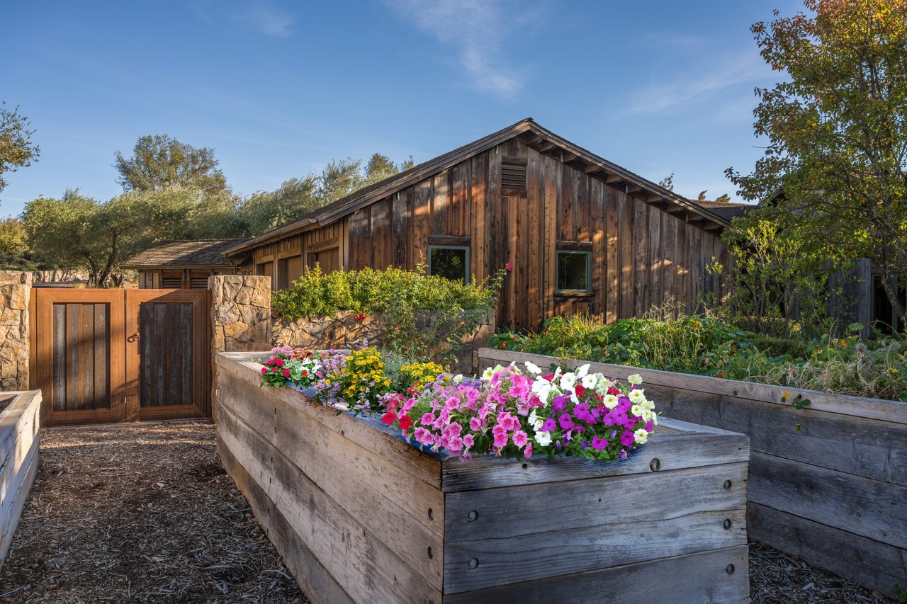 Long Ranch Road, St. Helena