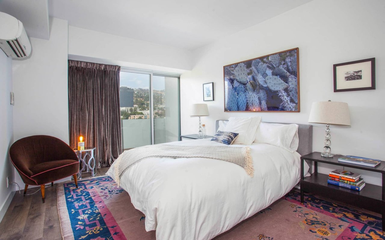 838 N Doheny Dr #1104