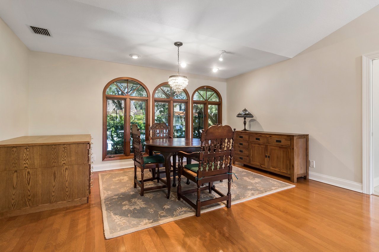 2848 NW 28th St