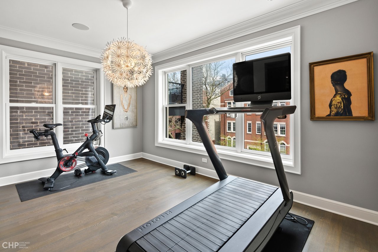 Luxurious Old Town Penthouse: 1538 N North Park, #2