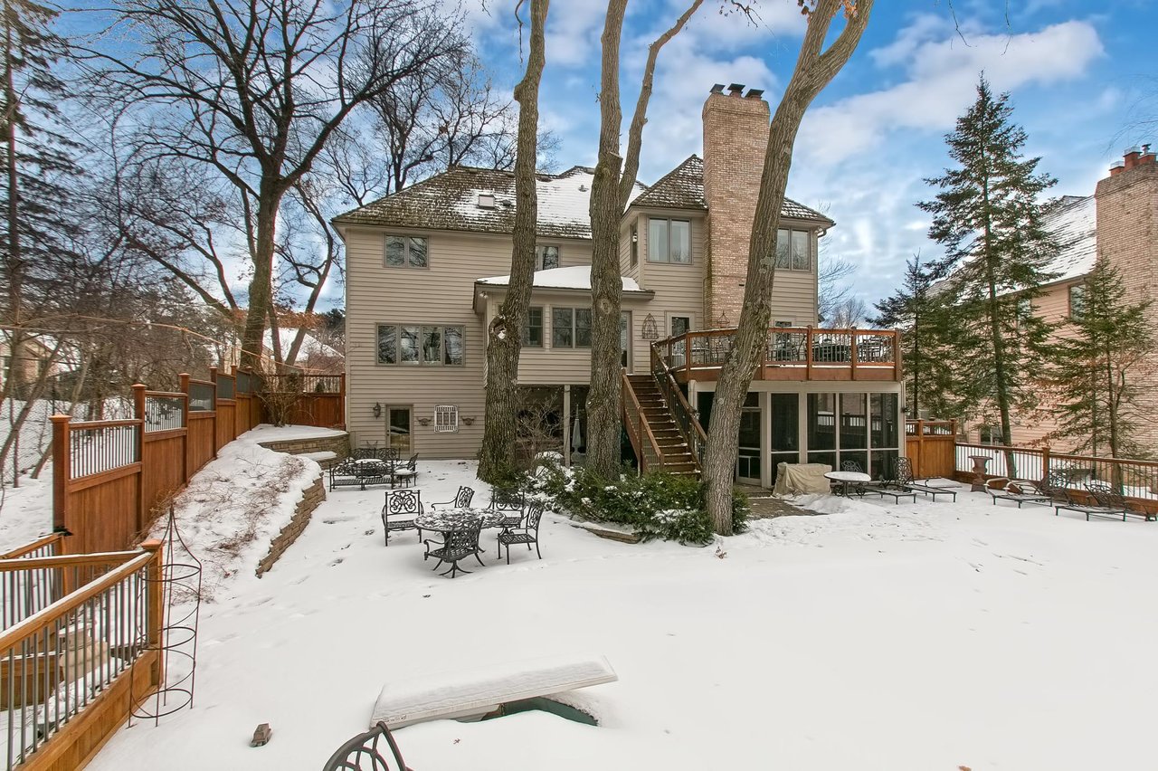 Beautifully Updated Eden Prairie Home on Quiet Cul-De-Sac!