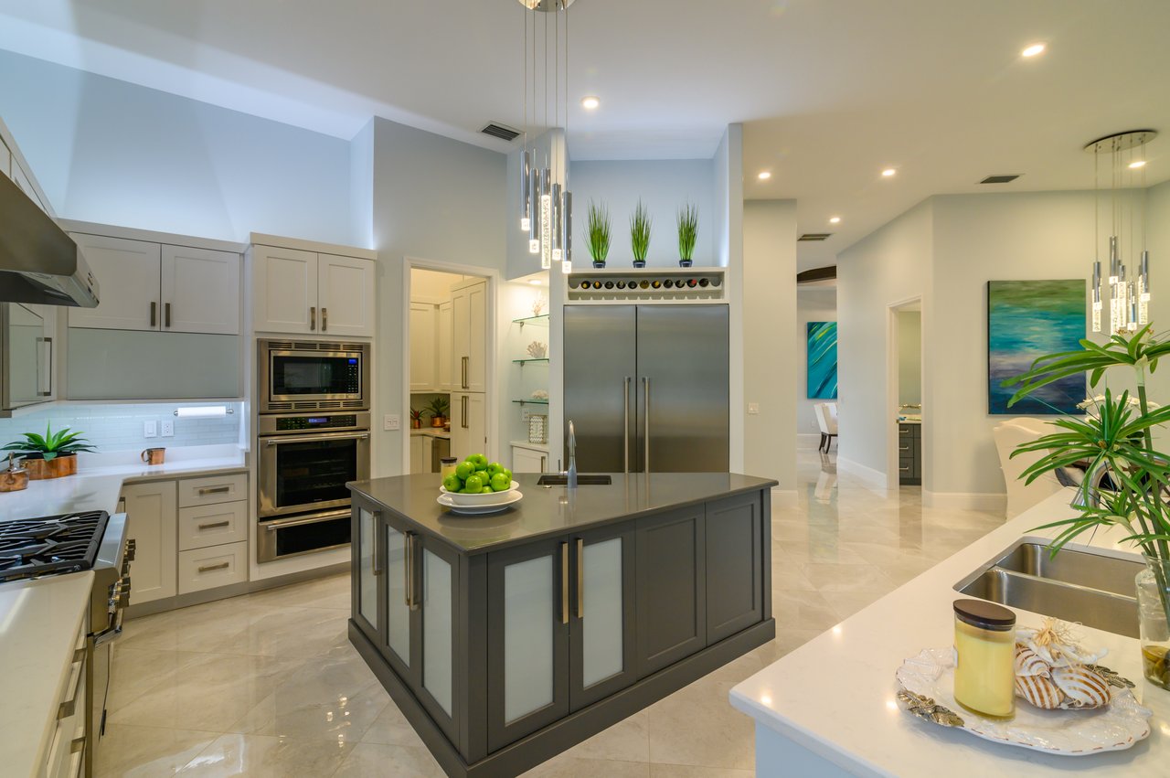 500 Ketch Lane, Country Club Shores, Longboat Key