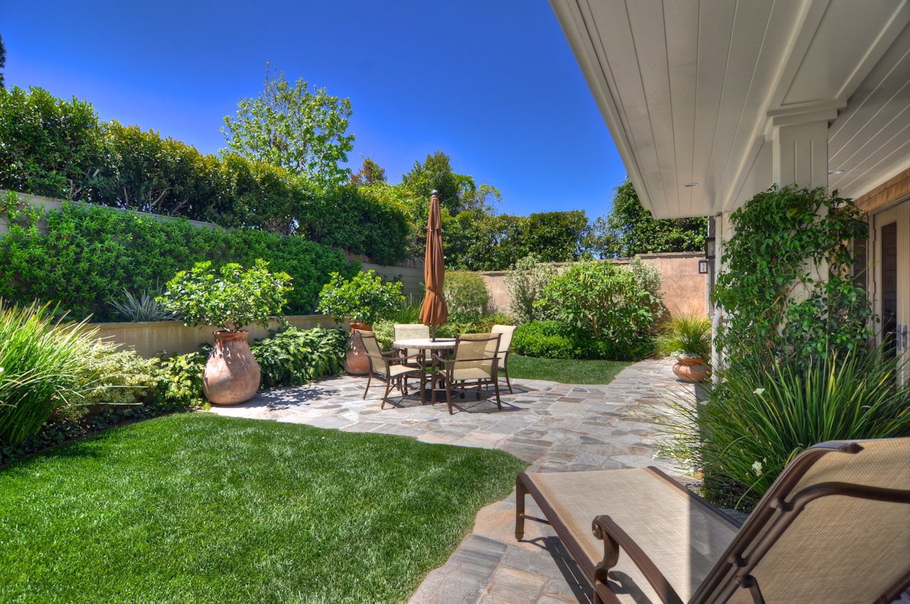 8 N Encino