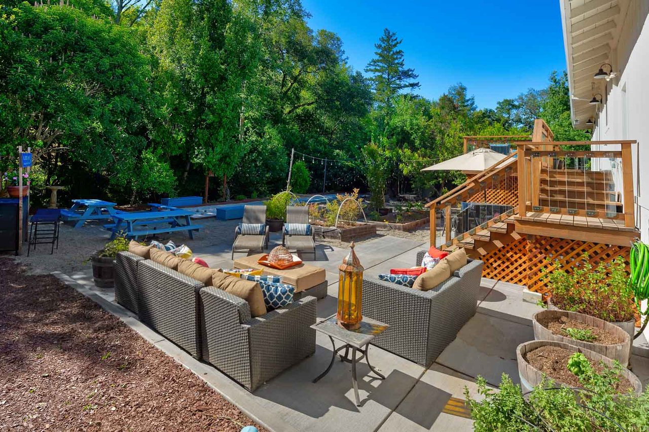 60 Oak Grove Avenue, Woodacre