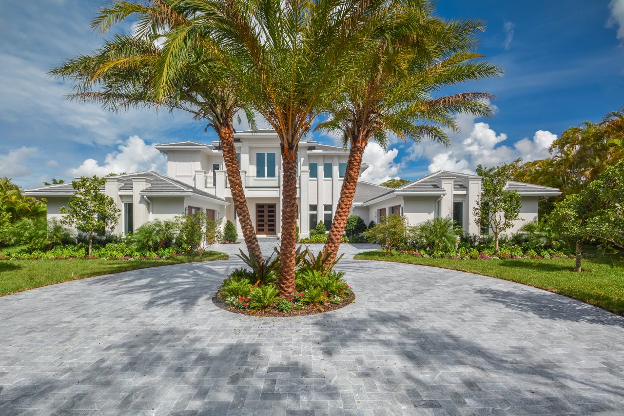 8422 Lookout Cir