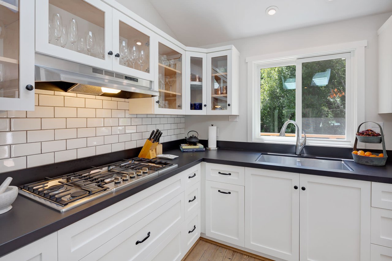 60 Oak Grove Avenue, Woodacre