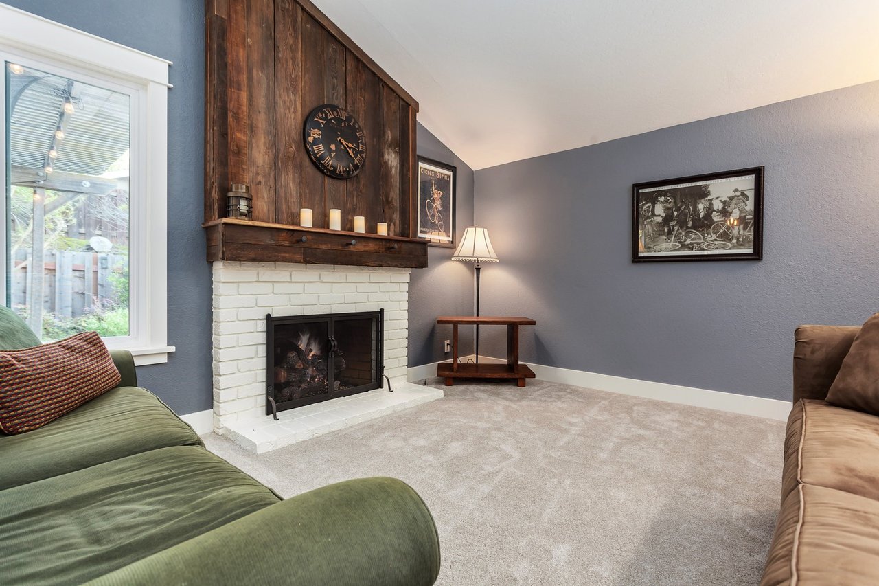 1105 Glengarry Ln - Rudgear Estates