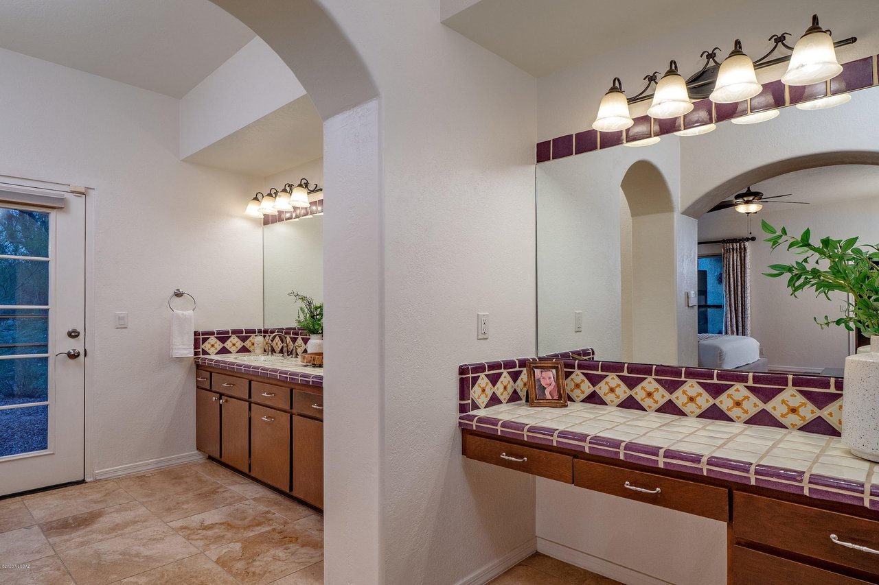 Stunning Las Alturas Contemporary