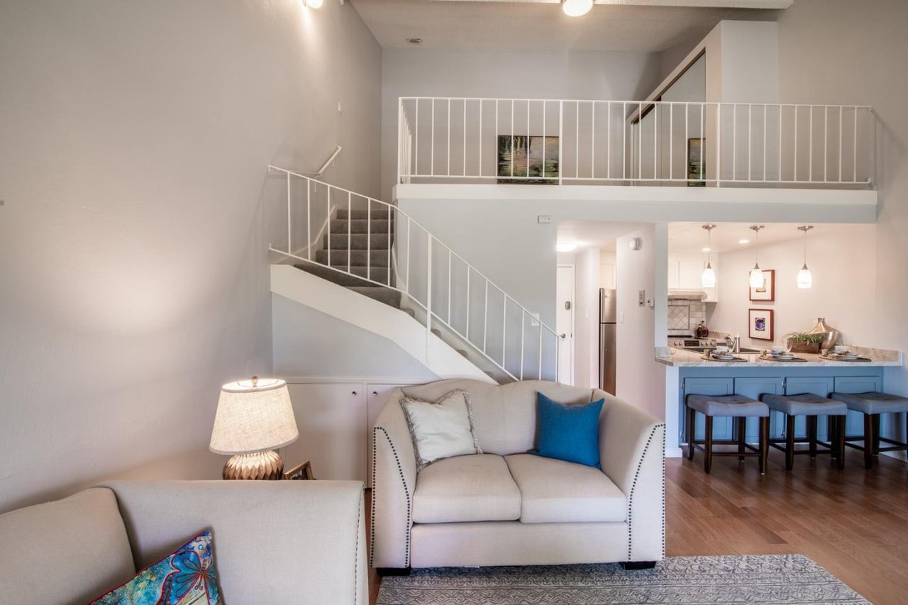 707 Fathom Dr, Unit 203