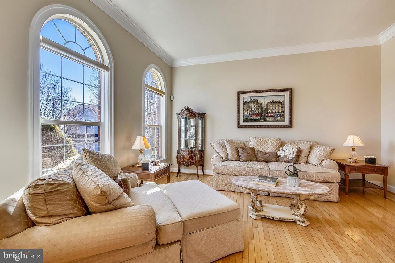 300 Autumn Wind Way