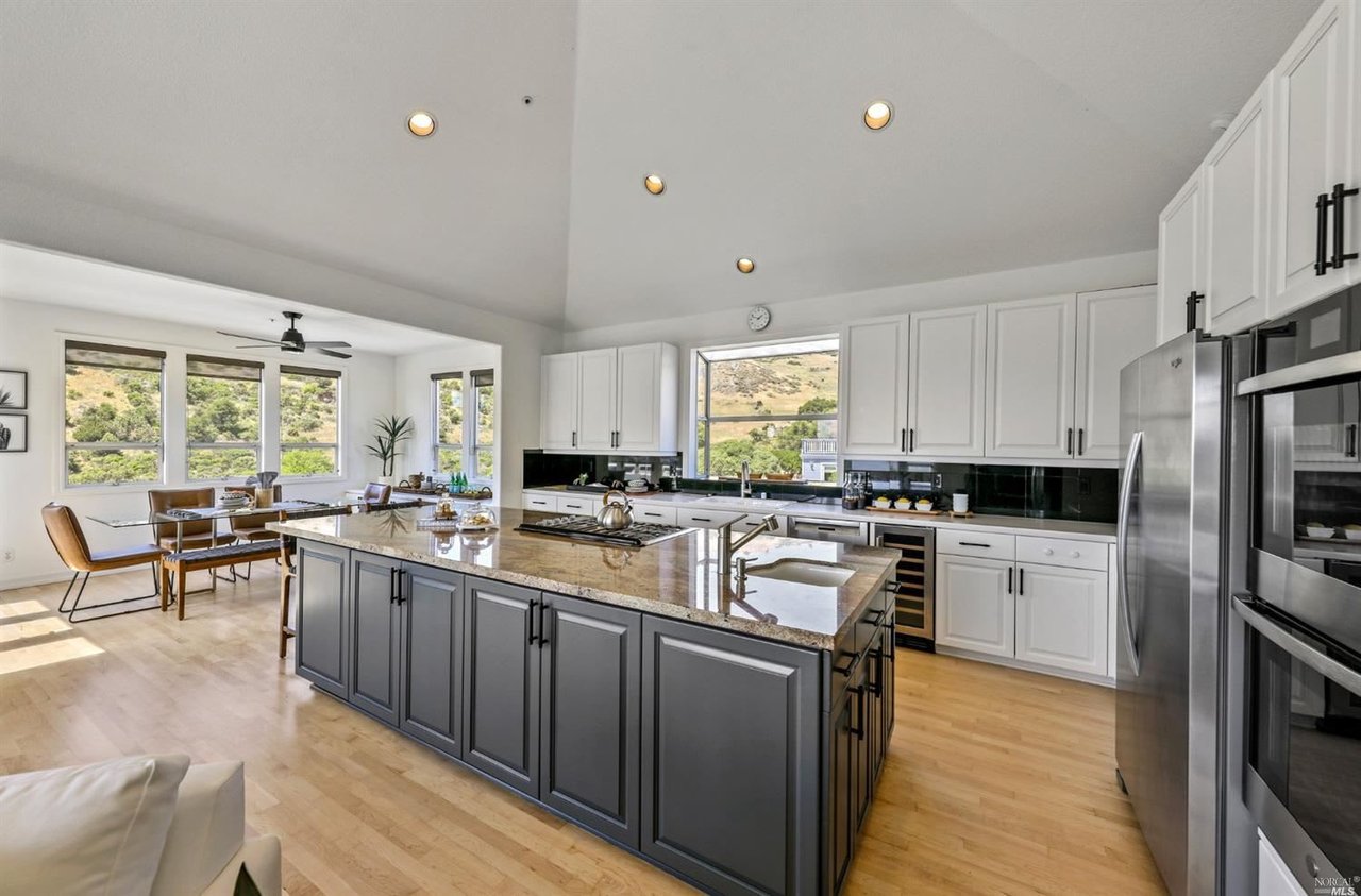 Contemporary Residence Adjacent to Open Space