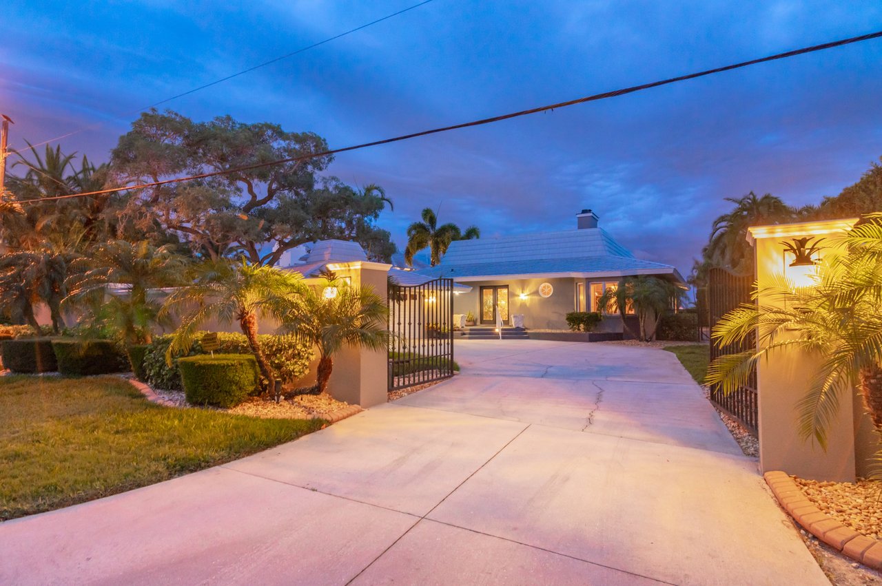 Prestigious Address in Lido Shores