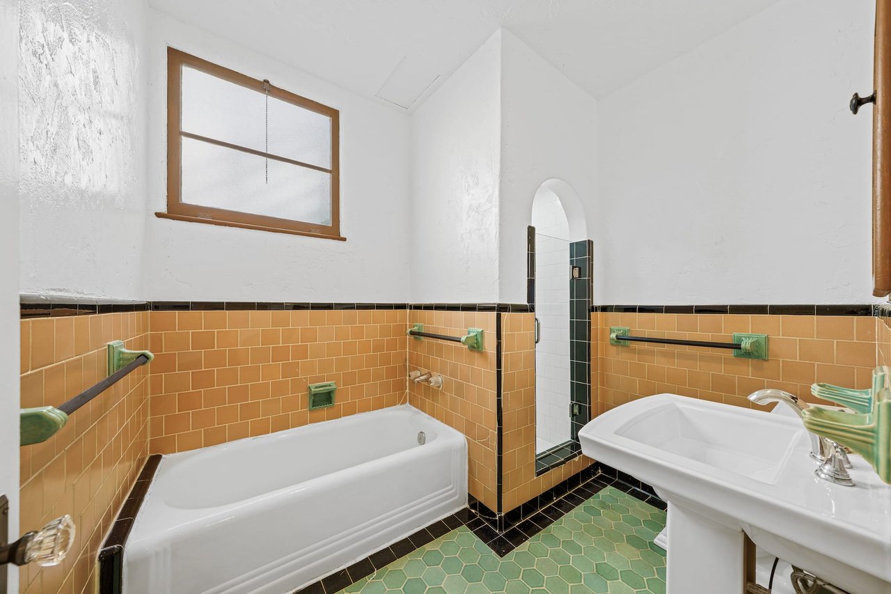 9027 Alden Dr, West Hollywood Adjacent