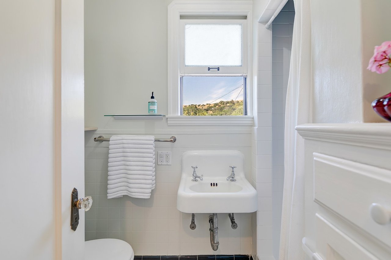 1408 Sir Francis Drake Blvd, San Anselmo