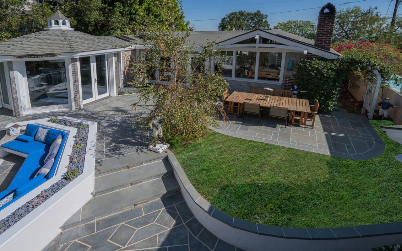 8957 Appian Way