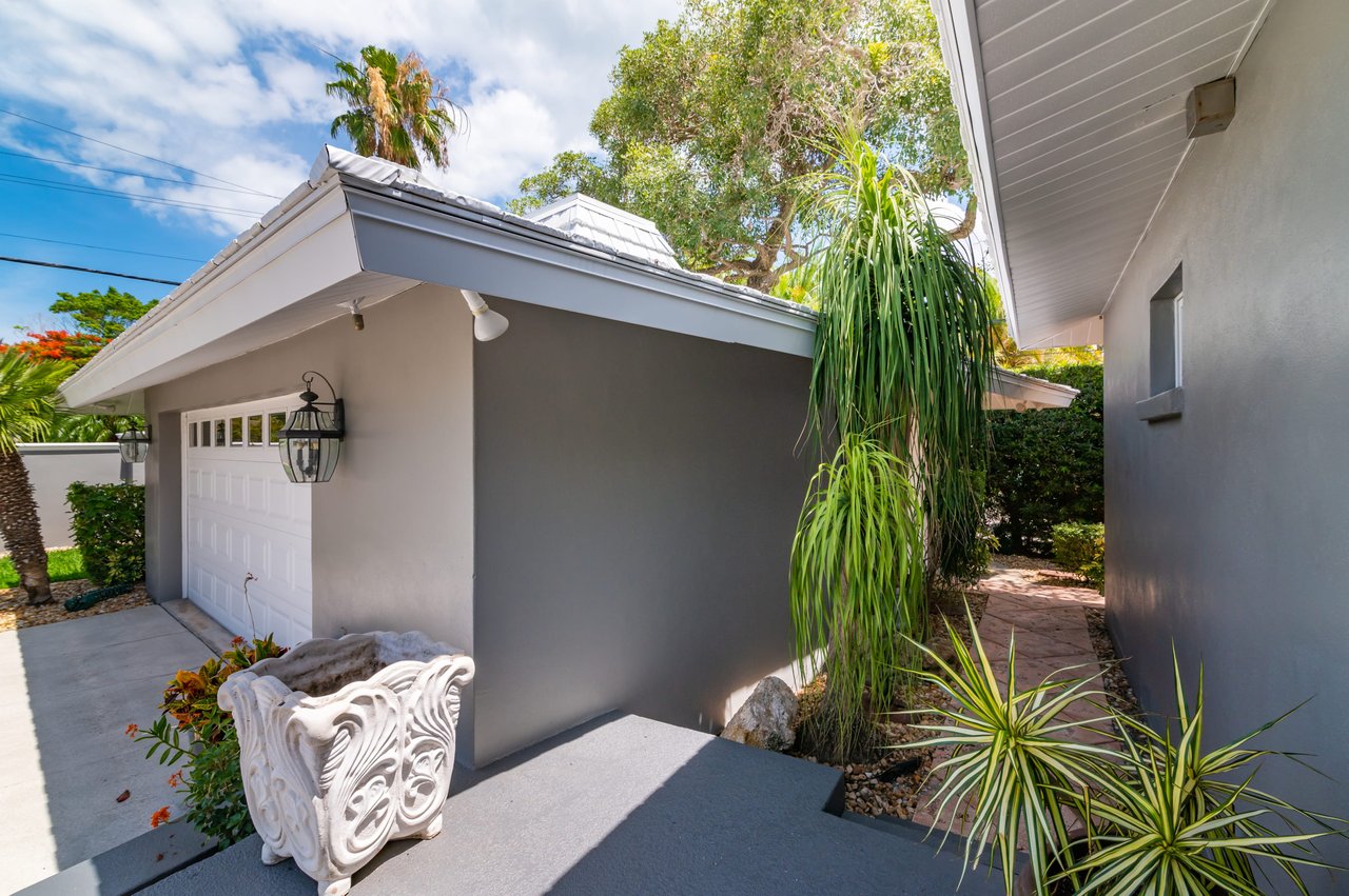 Prestigious Address in Lido Shores
