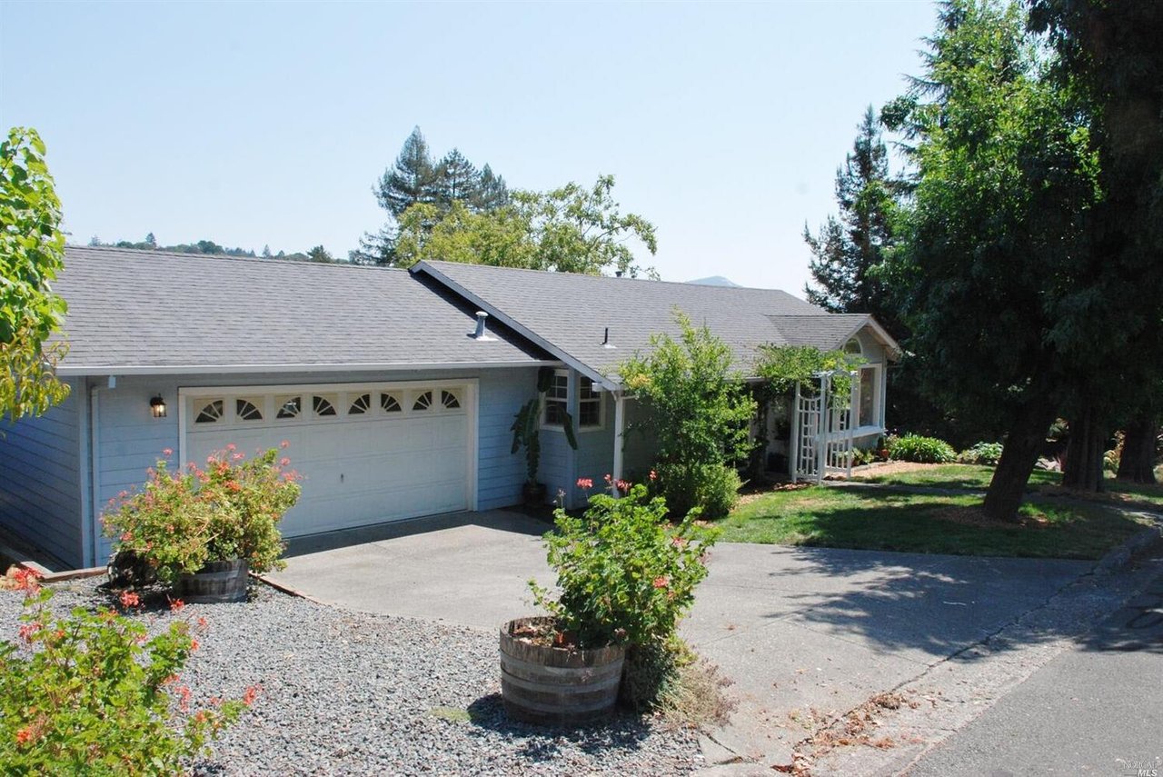 1055 Hyland Dr