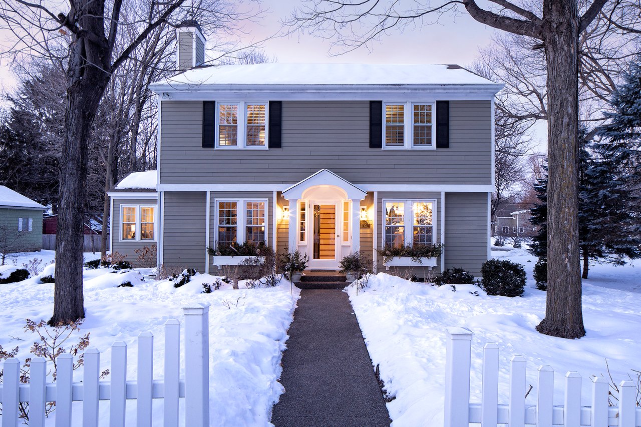 19100 Azure Road | Deephaven