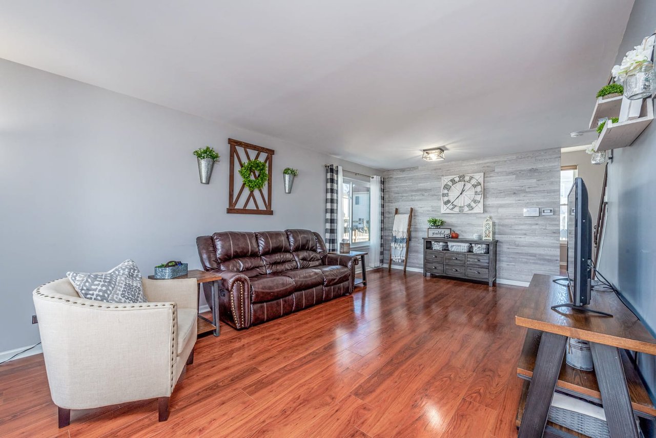 5390 Lansbury Circle