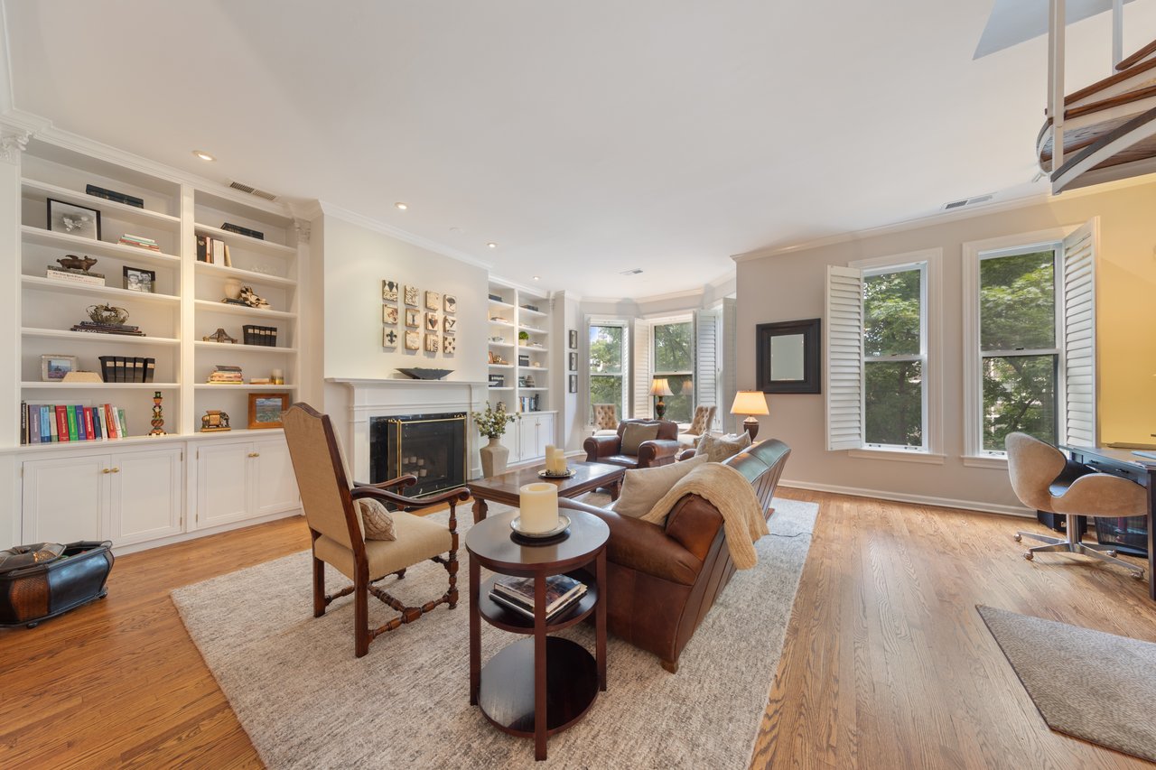 Bright and Spacious Home on Dearborn Street
