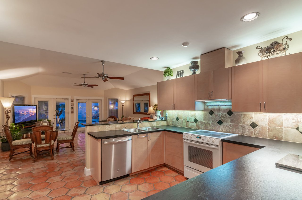 Prestigious Address in Lido Shores