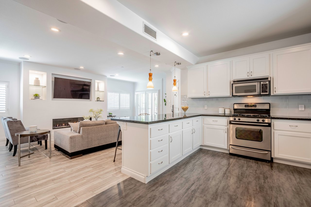 924 Palm Ave #101, West Hollywood, CA