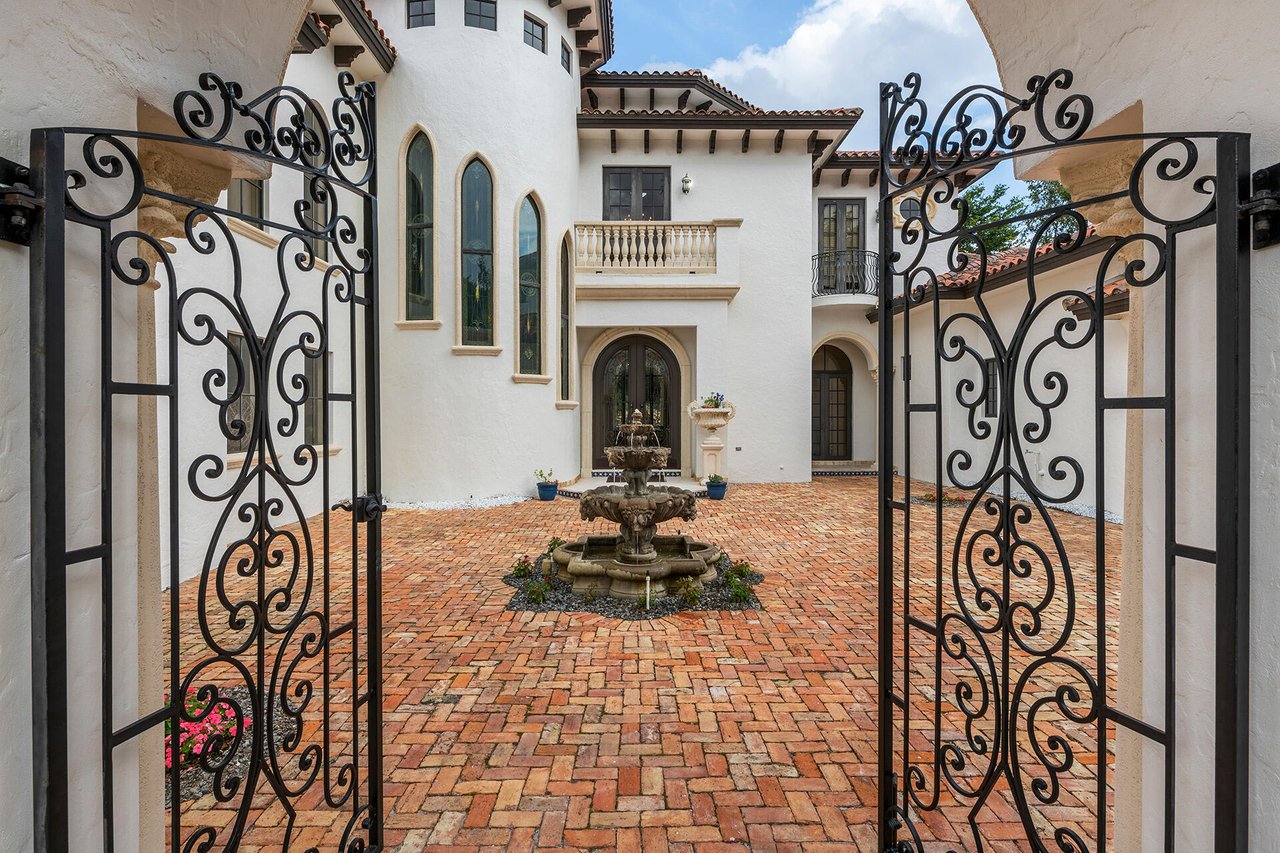8060 Twin Lake Drive