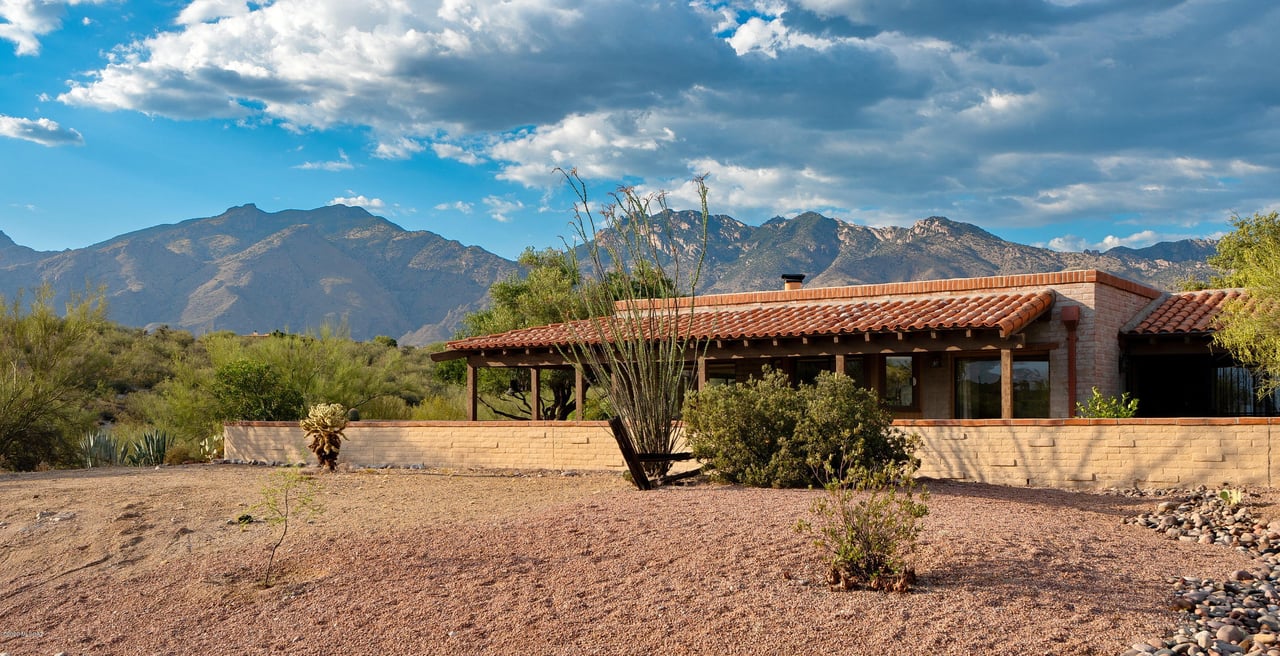 Nestled In the Desirable Sunrise Ridge Community