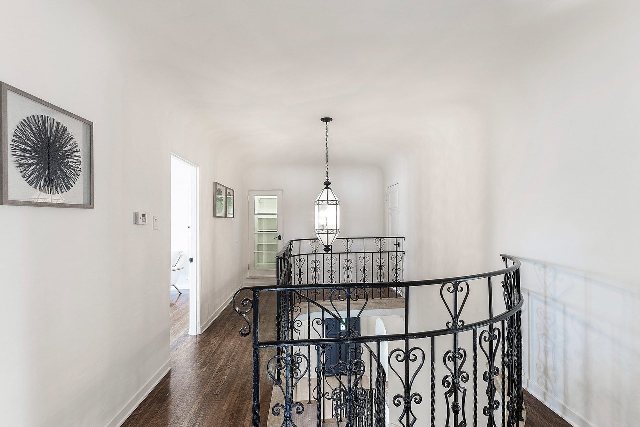 109 South Formosa Avenue