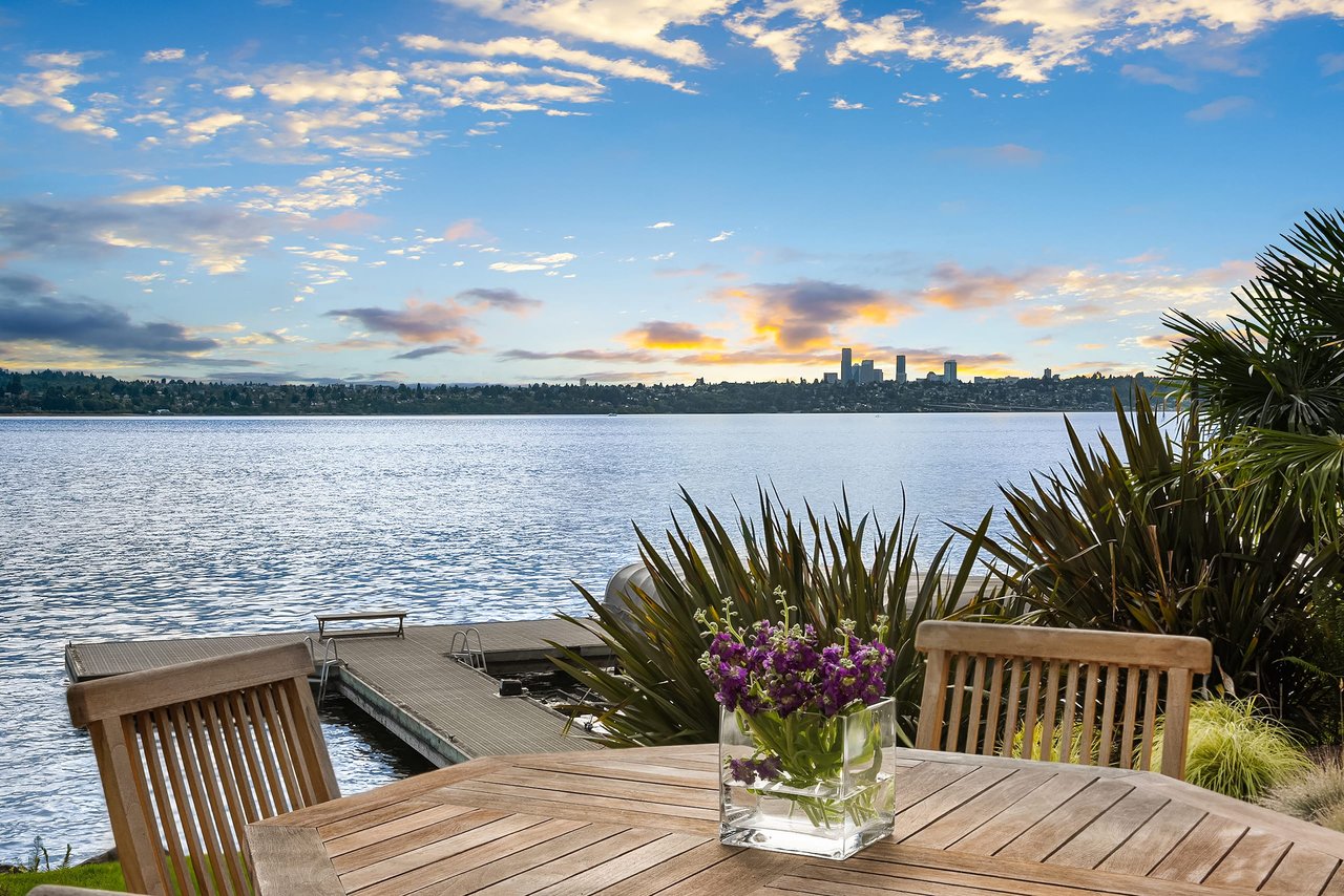 A Prized Residence on Mercer Island