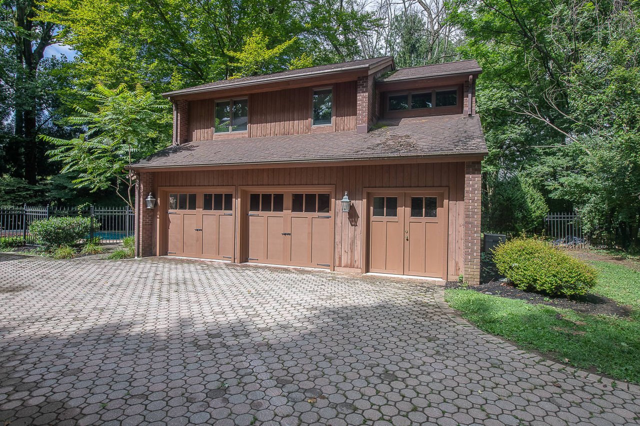 Bryn Mawr Custom Contemporary