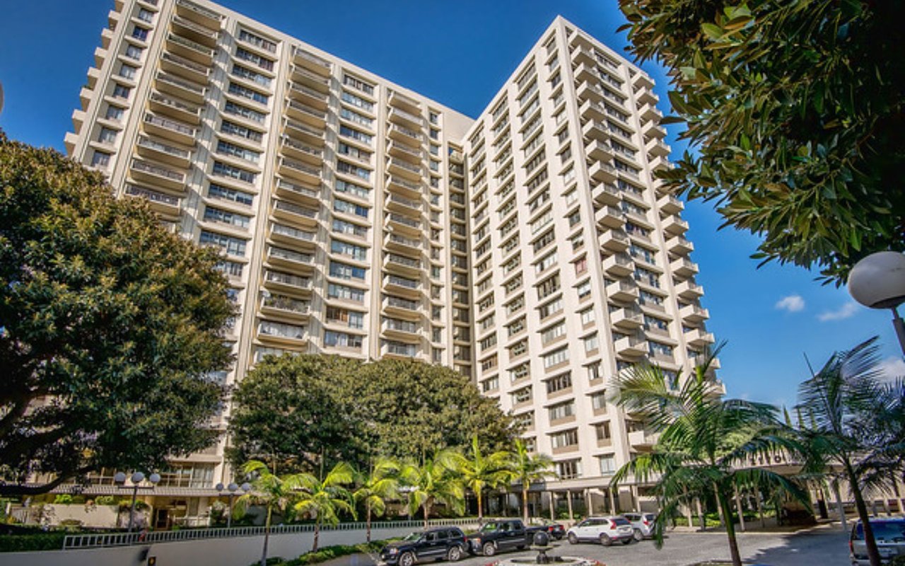 2170 Century Park E, #2008