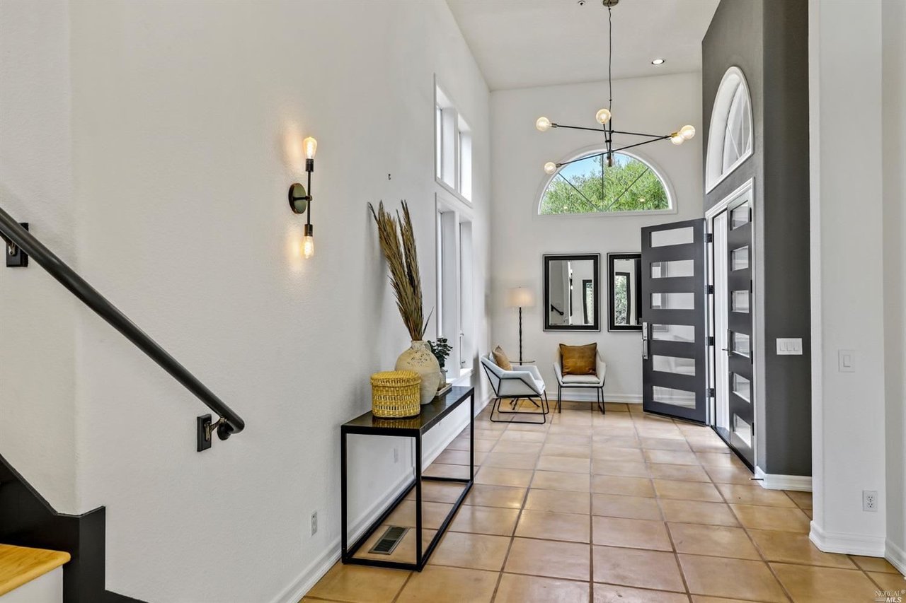 Contemporary Residence Adjacent to Open Space