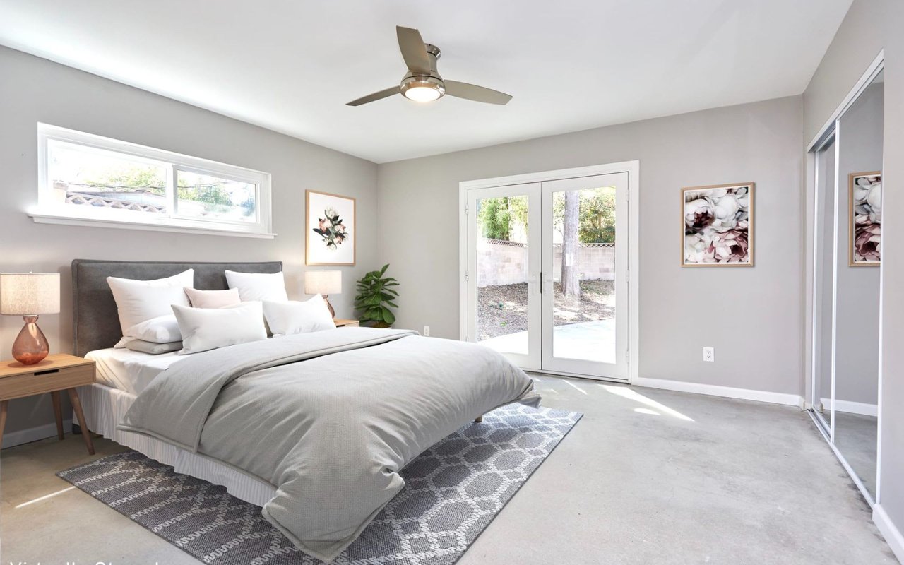 23110 Mulholland Dr