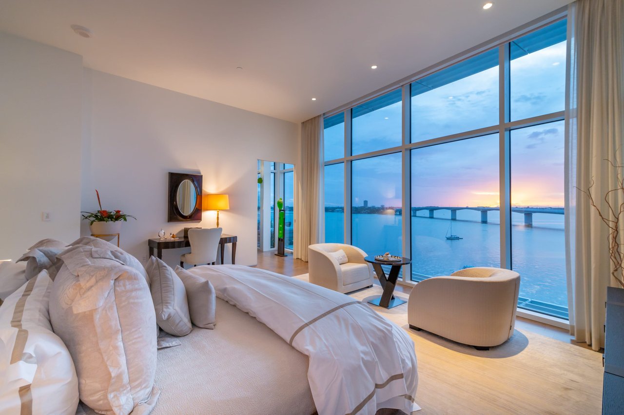 280 Golden Gate Point PH 2