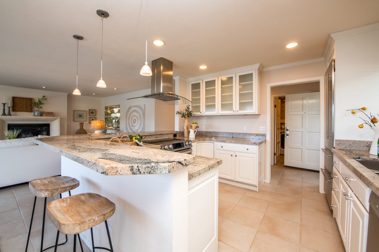 28 Greenwood Bay Dr