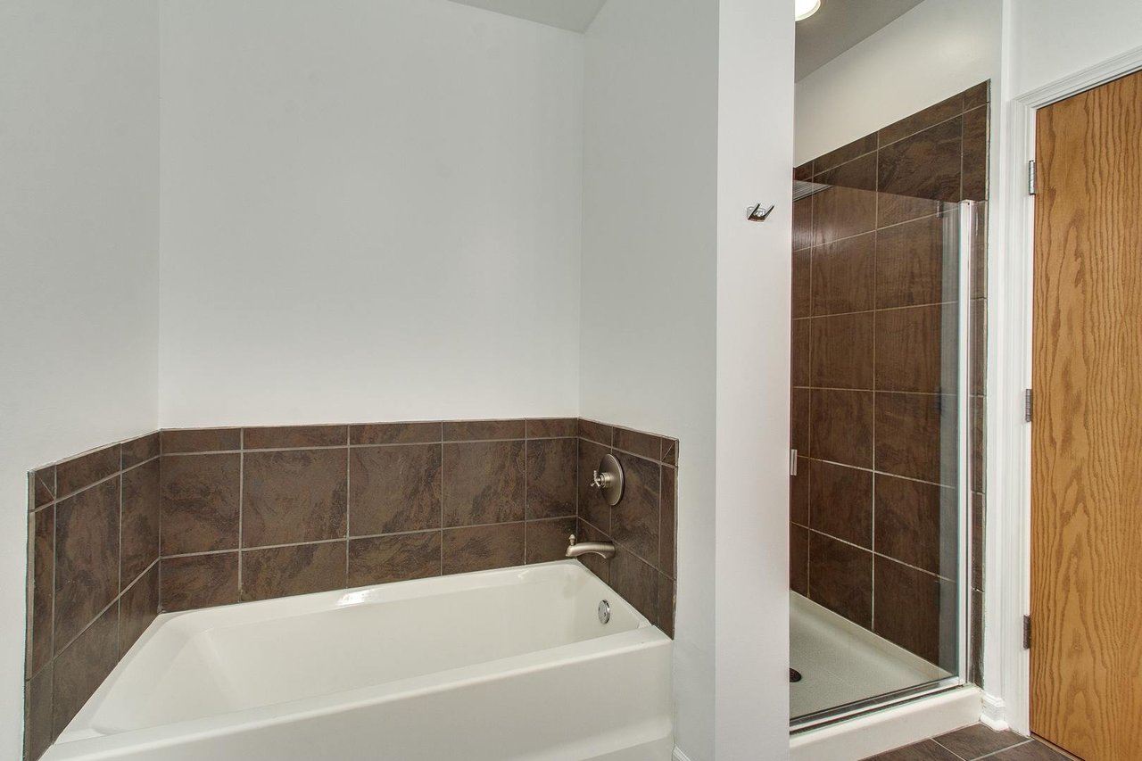 South Loop Loft: 1503 S State St,  #403