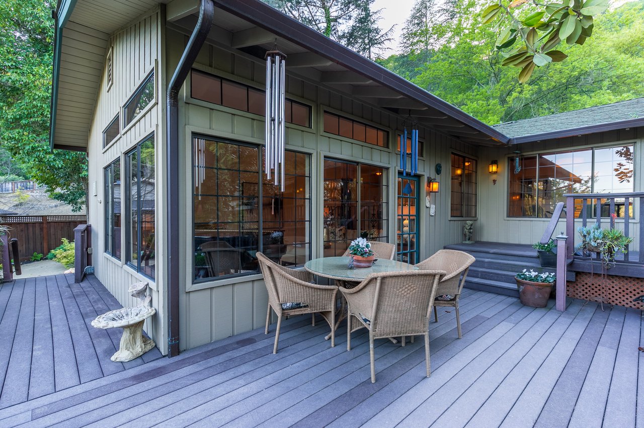 Fabulous single-story home located on the Westside of Alamo