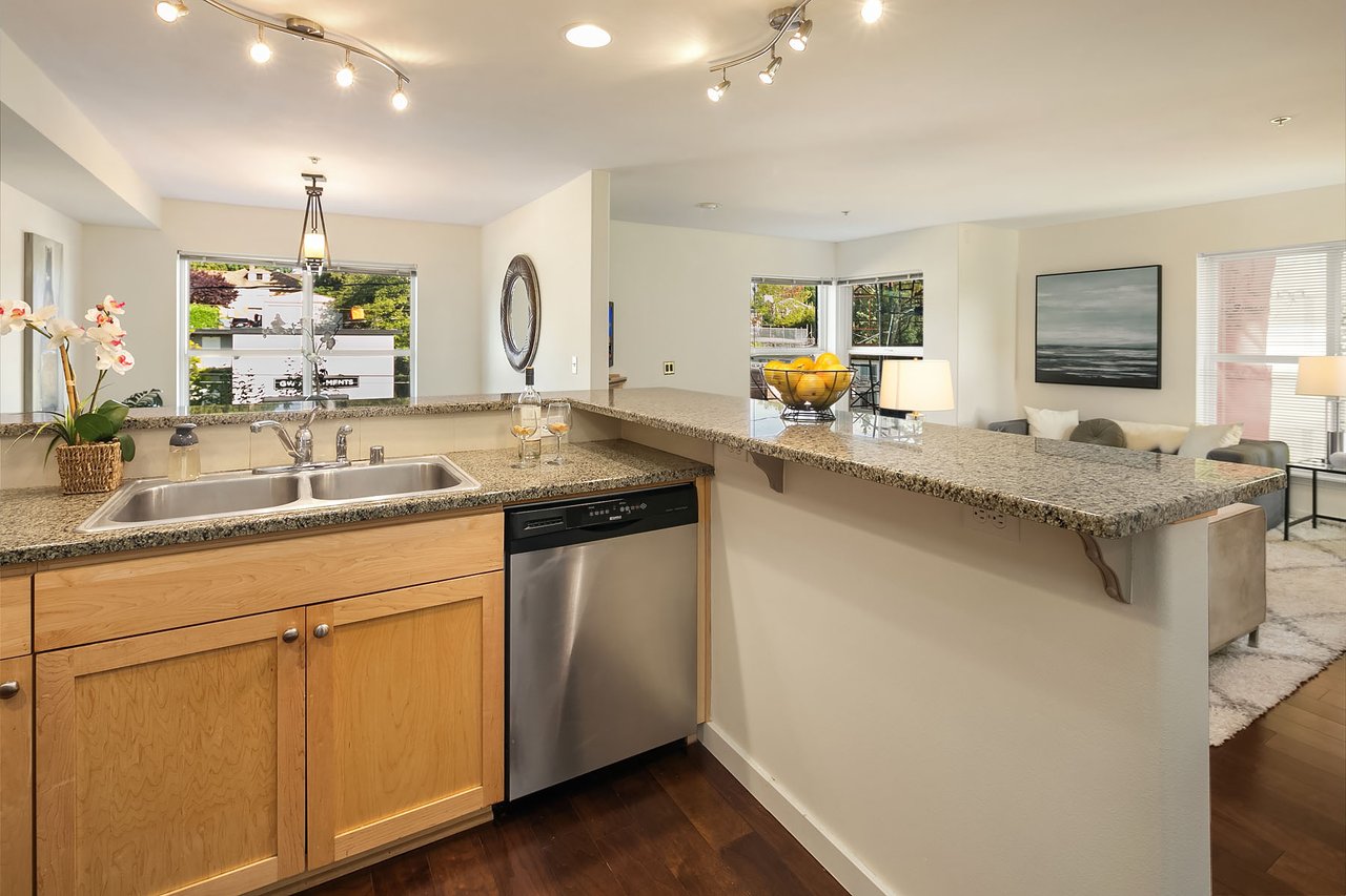 9057 Greenwood Ave N, # 408