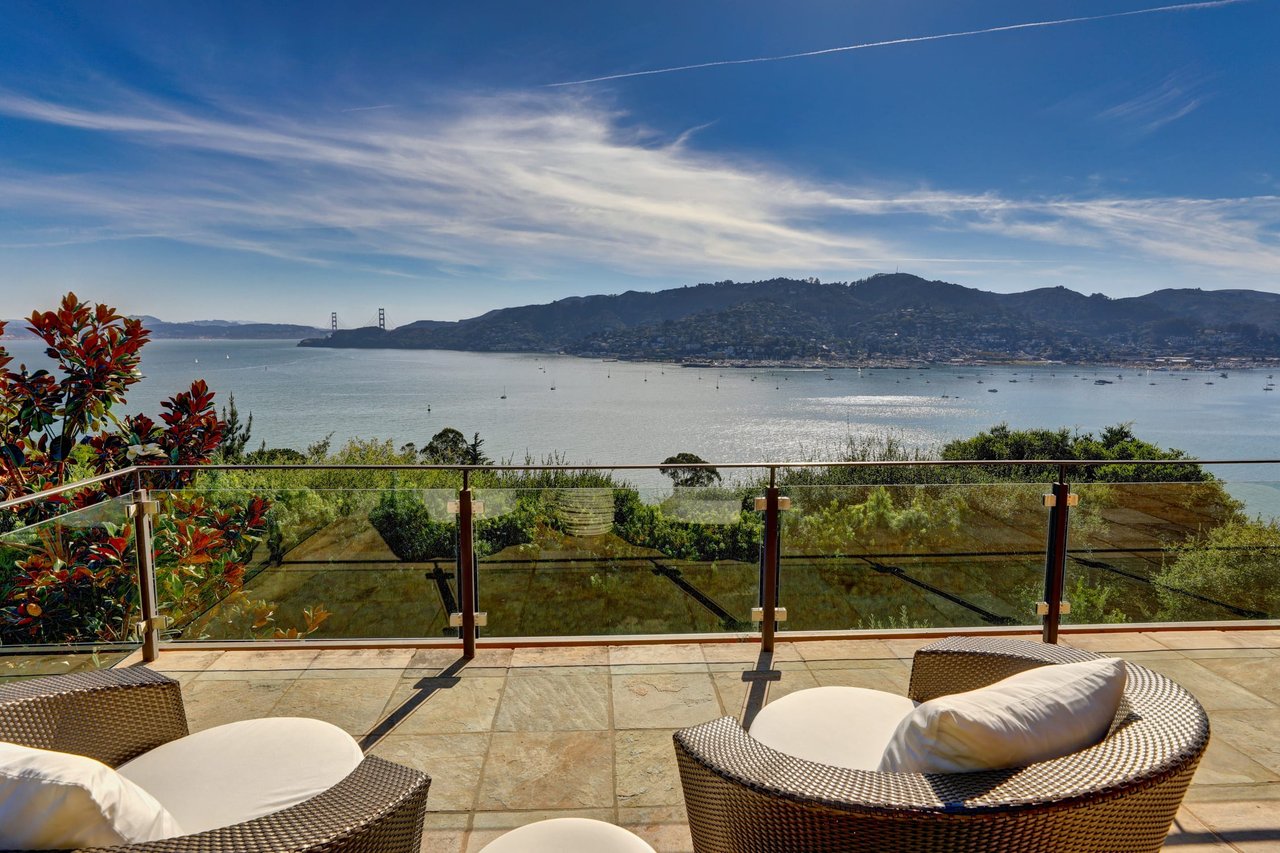 Phenomenal Luxury Residence with Sweeping Views Across the Bay